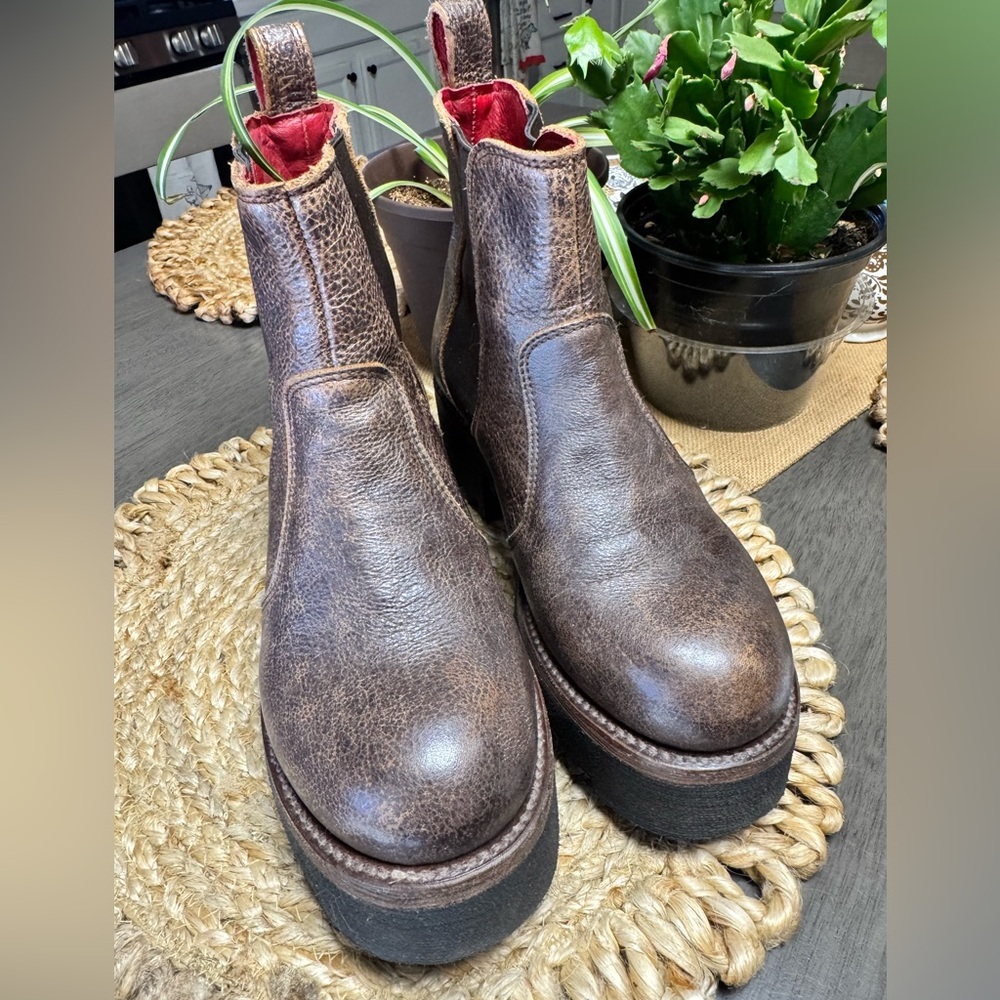 Bed Stu Valda Hi Chelsea Boot Size 8.5